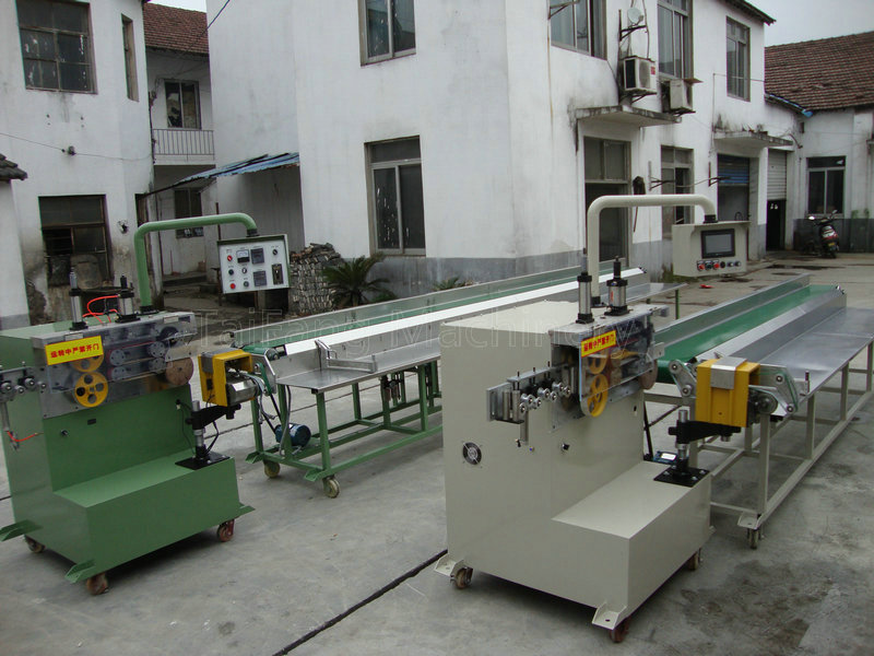 全自動高速裁斷機操作視頻講解大全，提升生產效率的必備指南